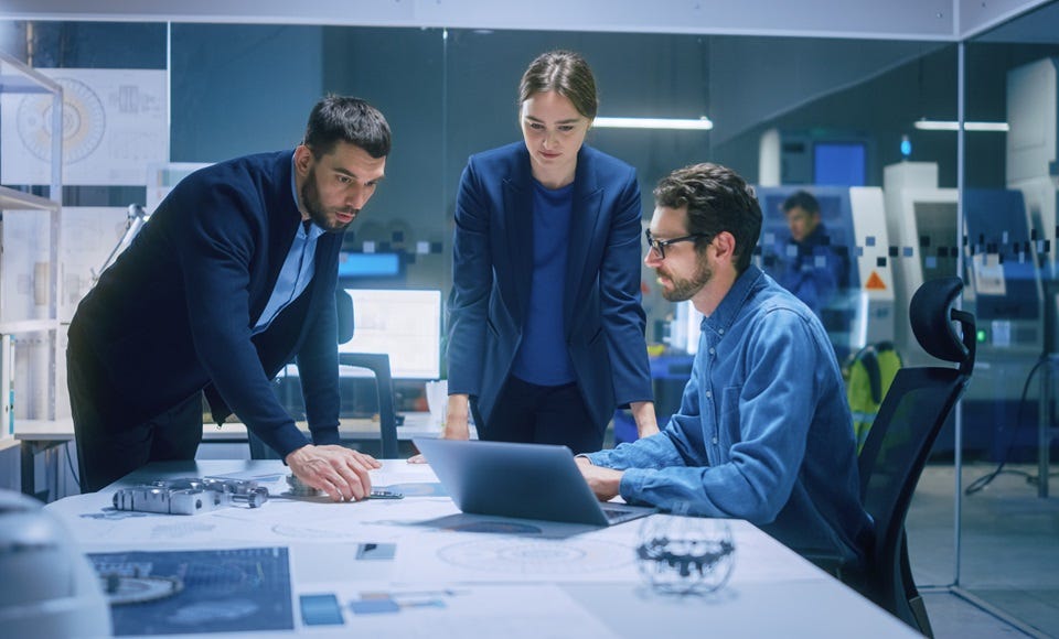 Interdisziplinäres Team in einer Besprechung