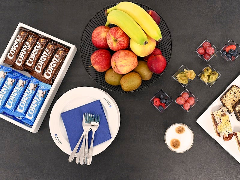 Seminarzentrum - Kaffeelounge mit Snacks, Kuchen und Obst