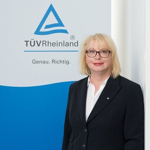 Franziska Piechnik, Seminarmanagerin TÜV Rheinland Akademie Frankfurt Franziska Piechnik, Seminarmanagerin TÜV Rheinland Akademie Frankfurt