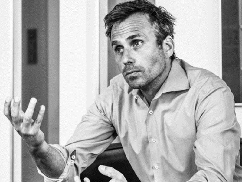 Lernen Sie in Compliance-Situationen die richtigen Fragen zu stellen. Compliance-Seminar mit Henning Stuke. Lernen Sie in Compliance-Situationen die richtigen Fragen zu stellen. Compliance-Seminar mit Henning Stuke.