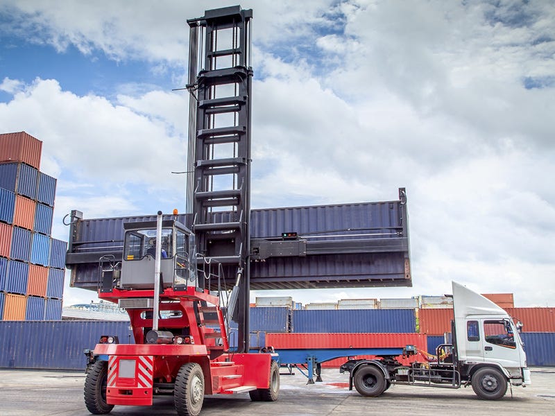 Unsere Weiterbildungen in Hannover vermitteln Fachkenntnisse zum Thema Logistik & Supply Chain Management Unsere Weiterbildungen in Hannover vermitteln Fachkenntnisse zum Thema Logistik & Supply Chain Management