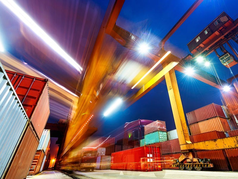 Container, Kräne am Logistikstandort