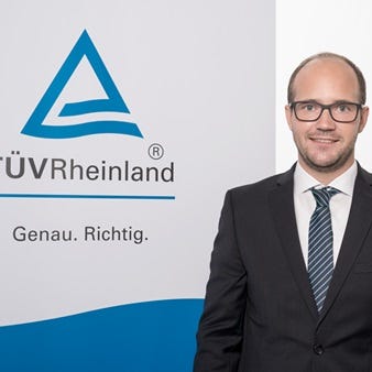 Frederik Schl&uuml;ter - T&Uuml;V Rheinland Akademie