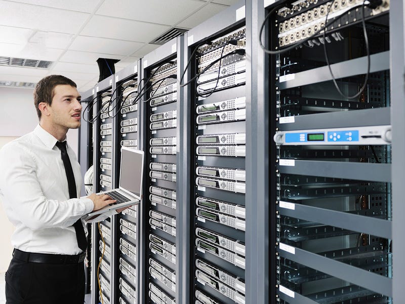Unsere Weiterbildungen in Paderborn vermitteln IT / Informationstechnologie Fachkenntnisse Unsere Weiterbildungen in Paderborn vermitteln IT / Informationstechnologie Fachkenntnisse
