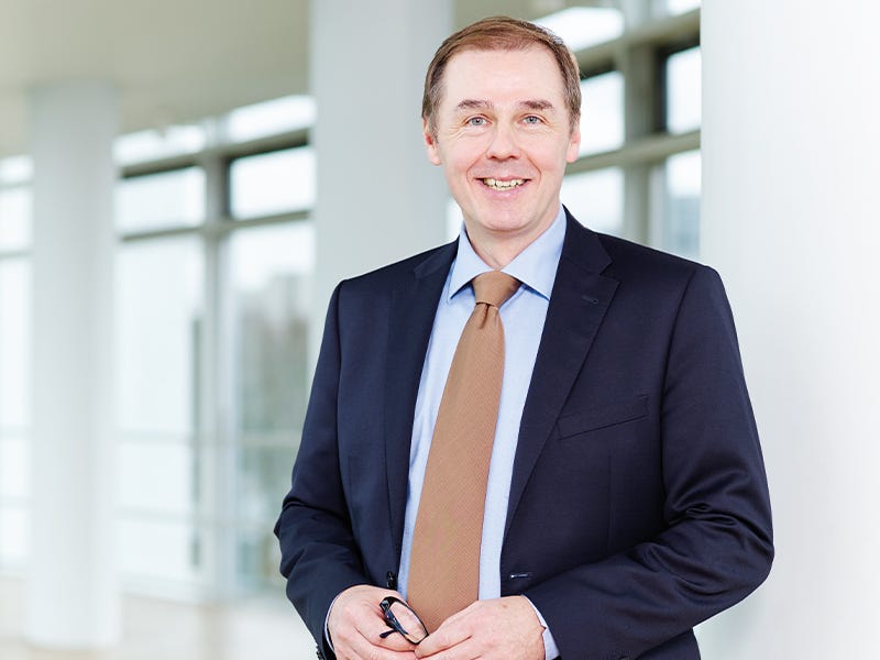 Prof. Dr. Matthias Weppler ist Referent für die Weiterbildung zum Immobilienwertermittler. Der Referent, Prof. Dr. Matthias Weppler, leitet das Seminar in dem Bereich Immobilienwertermittlung.