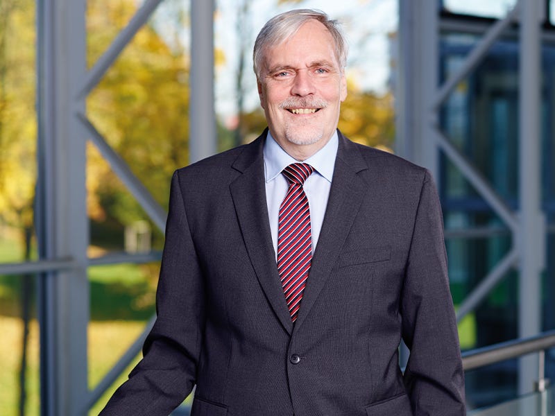 Gerd Hilgers, Diplom Ingenieur, wissenschaftlicher Angestellter der FH Aachen Fachbereich Elektrotechnik und Informationstechnik Gerd Hilgers, Diplom Ingenieur, wissenschaftlicher Angestellter der FH Aachen Fachbereich Elektrotechnik und Informationstechnik