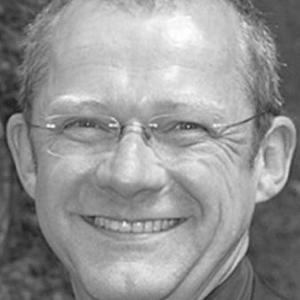 Dr. Sebastian Kirsch - Entwickler des Verfahrenspflegers nach dem Werdenfelser Weg. Porträt Foto von Dr. Sebastian Kirsch - Entwickler des Verfahrenspflegers nach dem Werdenfelser Weg.