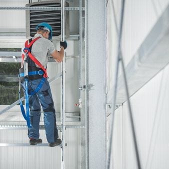 Befähigte Personen Leitern, Tritte, Fenster, Türen, Tore und Gerüste Befähigte Personen Leitern, Tritte, Fenster, Türen, Tore und Gerüste