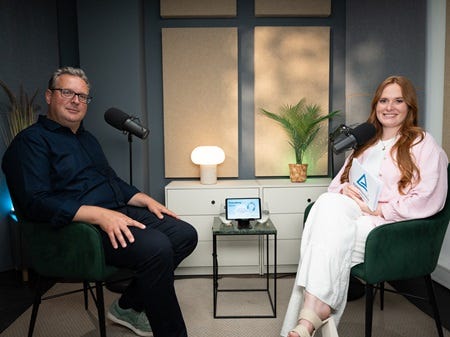 podcastaufnahme zur Veranstaltungssicherheit mit Experten und Rike als Moderatorin